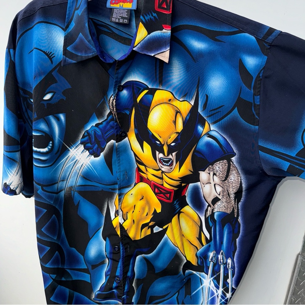 Marvel Comics vintage button down shirt. 2001 size large.